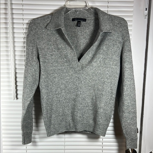 White House Black Market Gray V-Neck Sweater - Picture 1 of 3